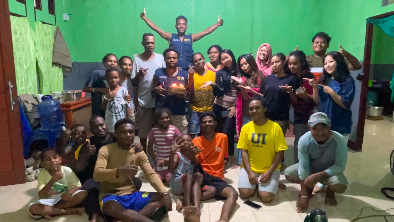 Foto Bersama Ulang Tahun Rekan Kami Wilson